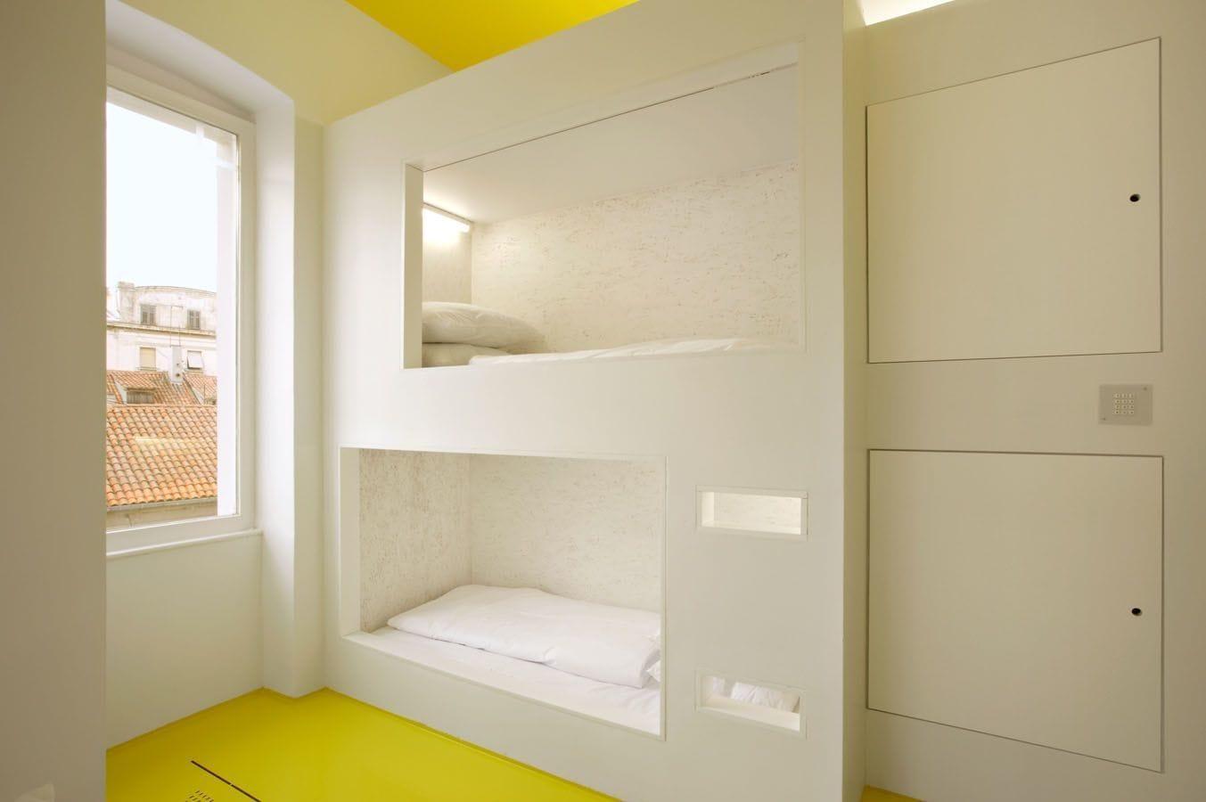 Hostal Design One Split