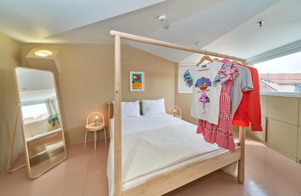 Design One Hostal
