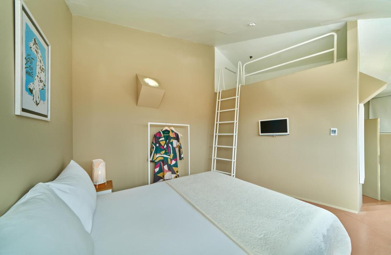 Hostal Design One *