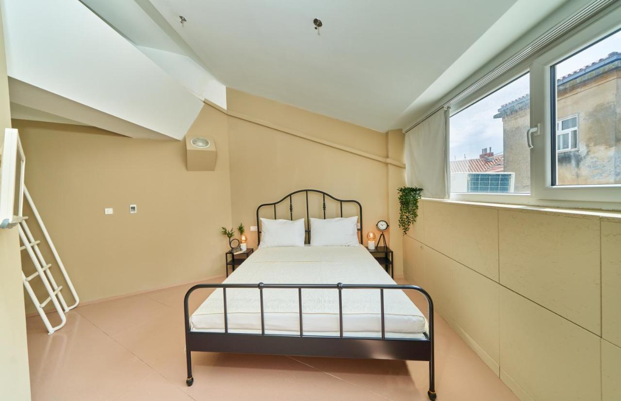 Hostal Design One Split