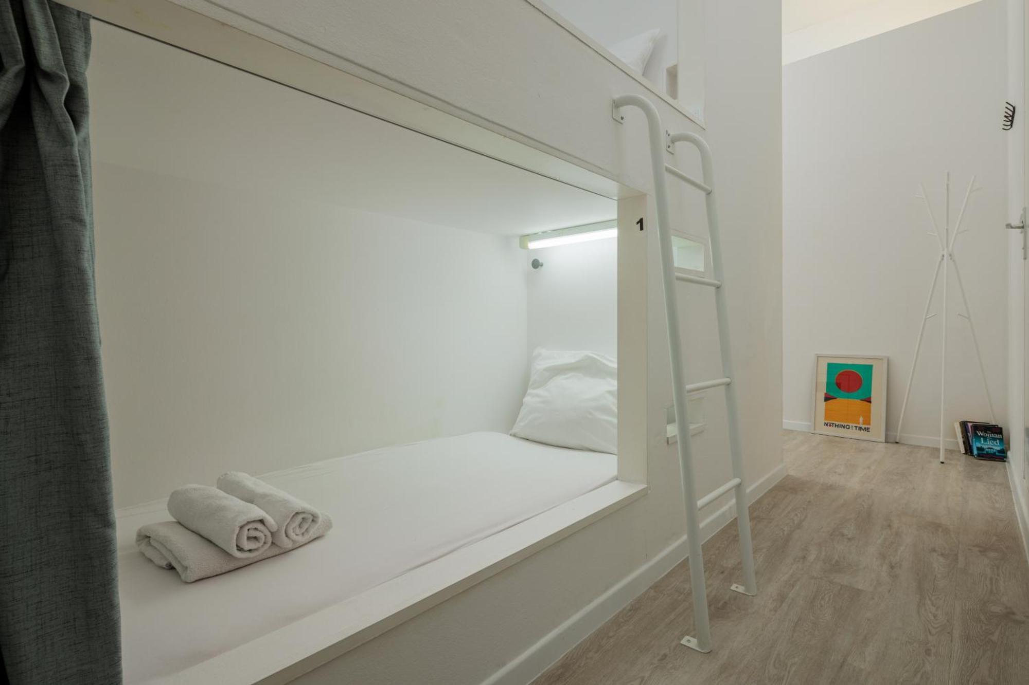 Hostal Design One *